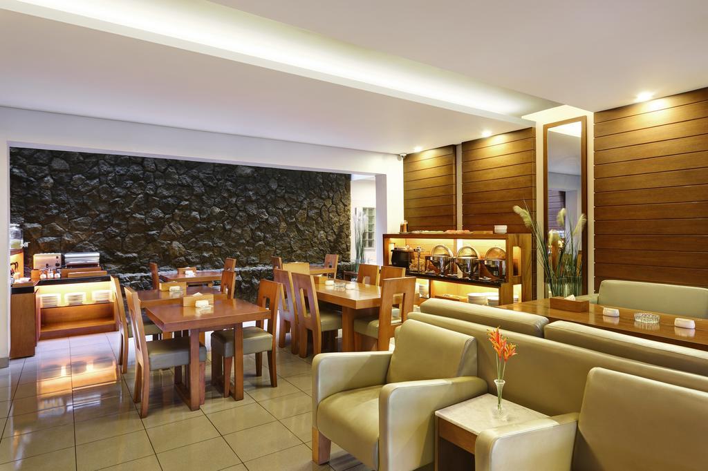 Ilos Hotel Bandung Exterior foto